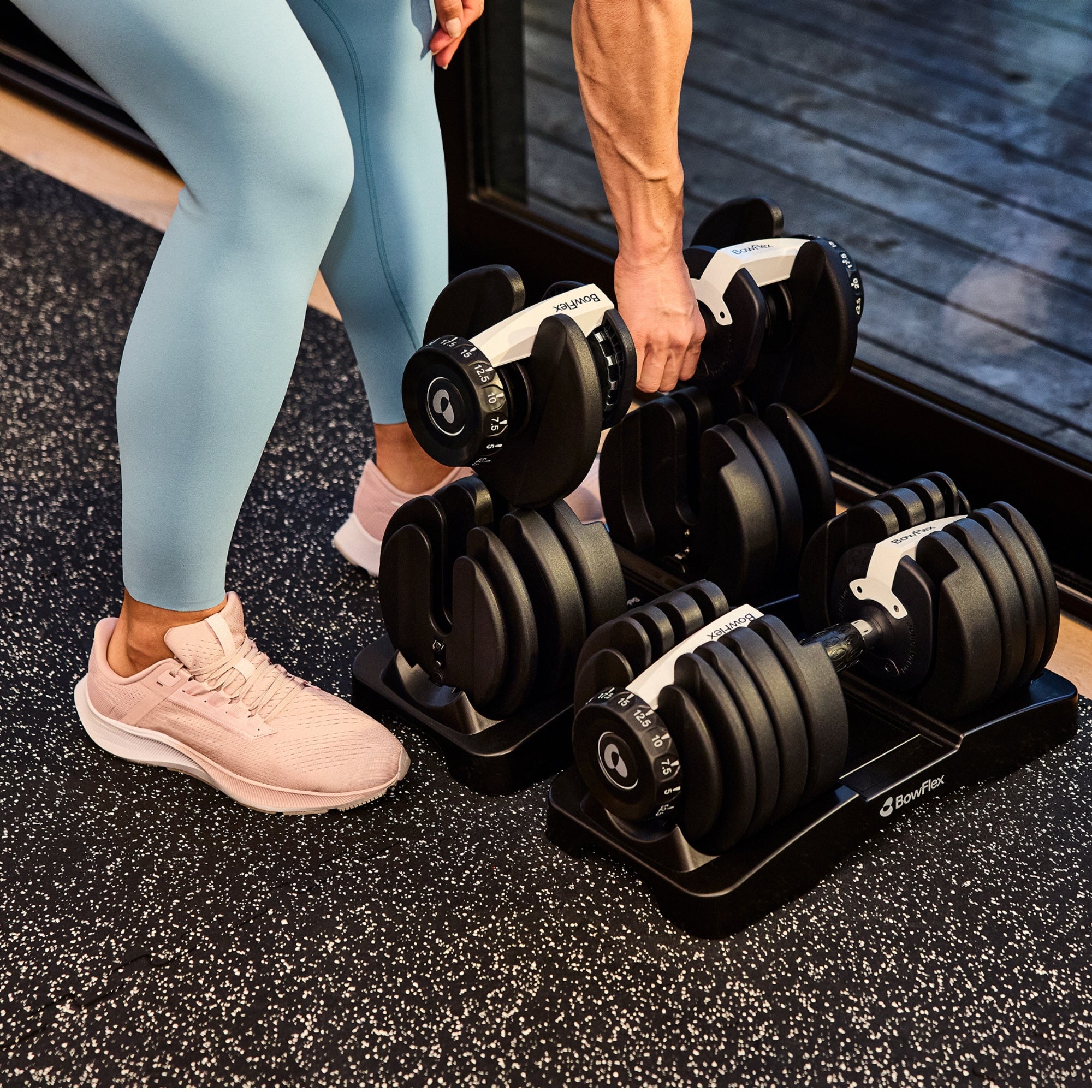 BowFlex 52s Adjustable Dumbbell Pair - uk.johnsonfitness.com