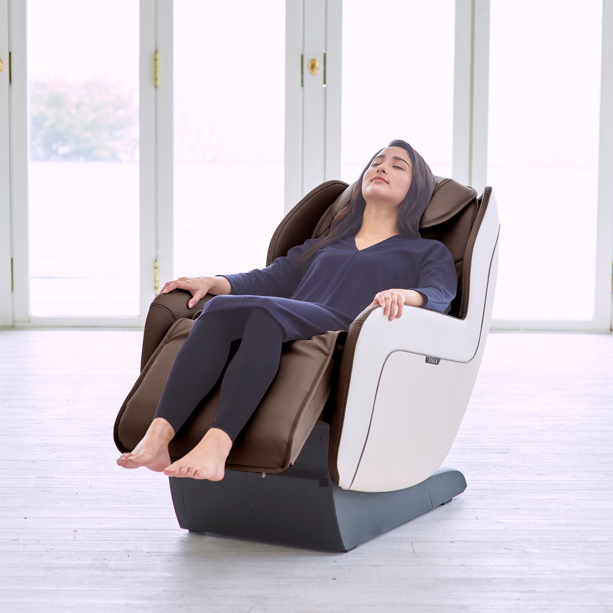 Synca Circ Plus Massage Chair - uk.johnsonfitness.com