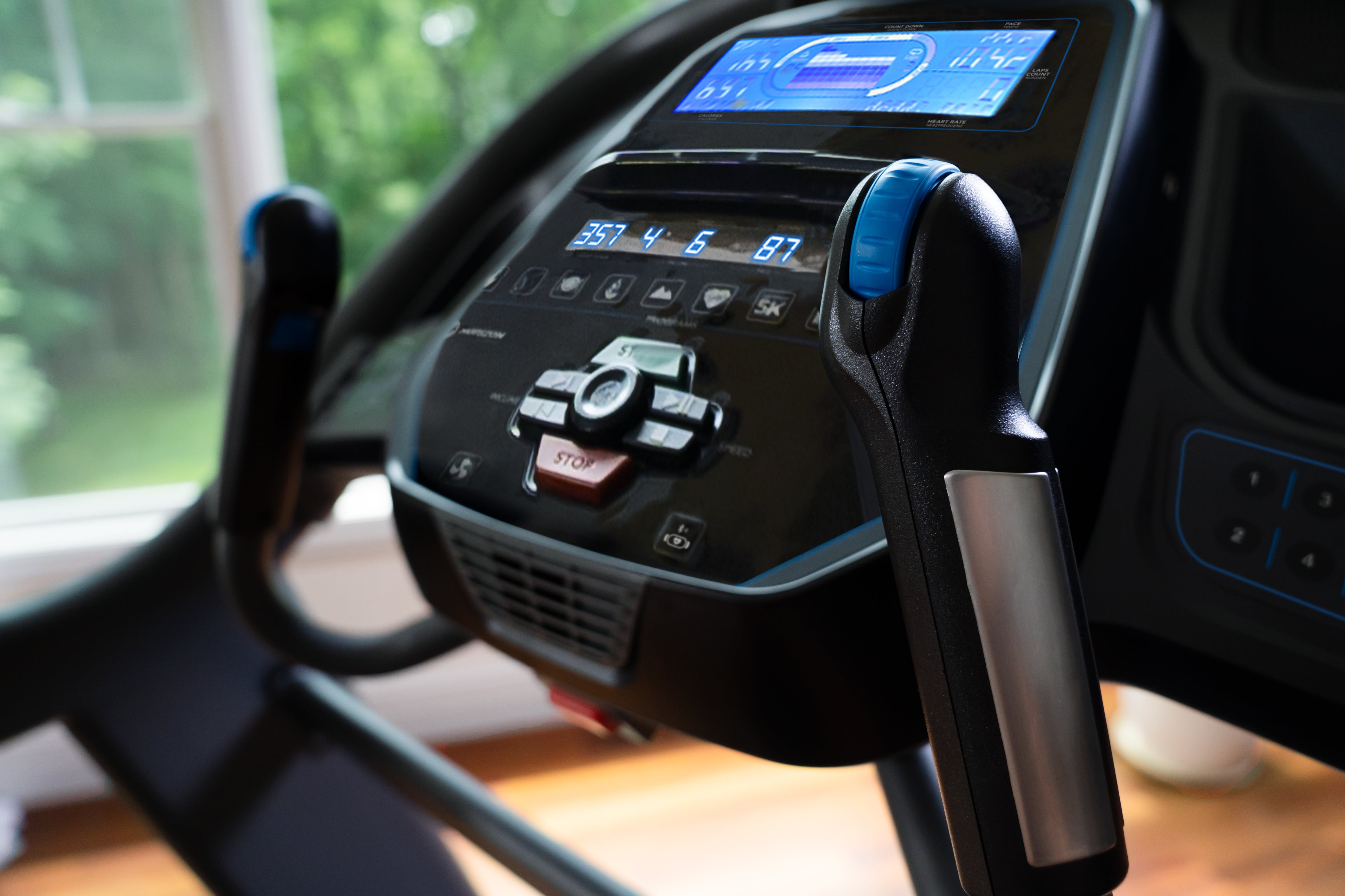 Horizon 7.4AT Treadmill - uk.johnsonfitness.com