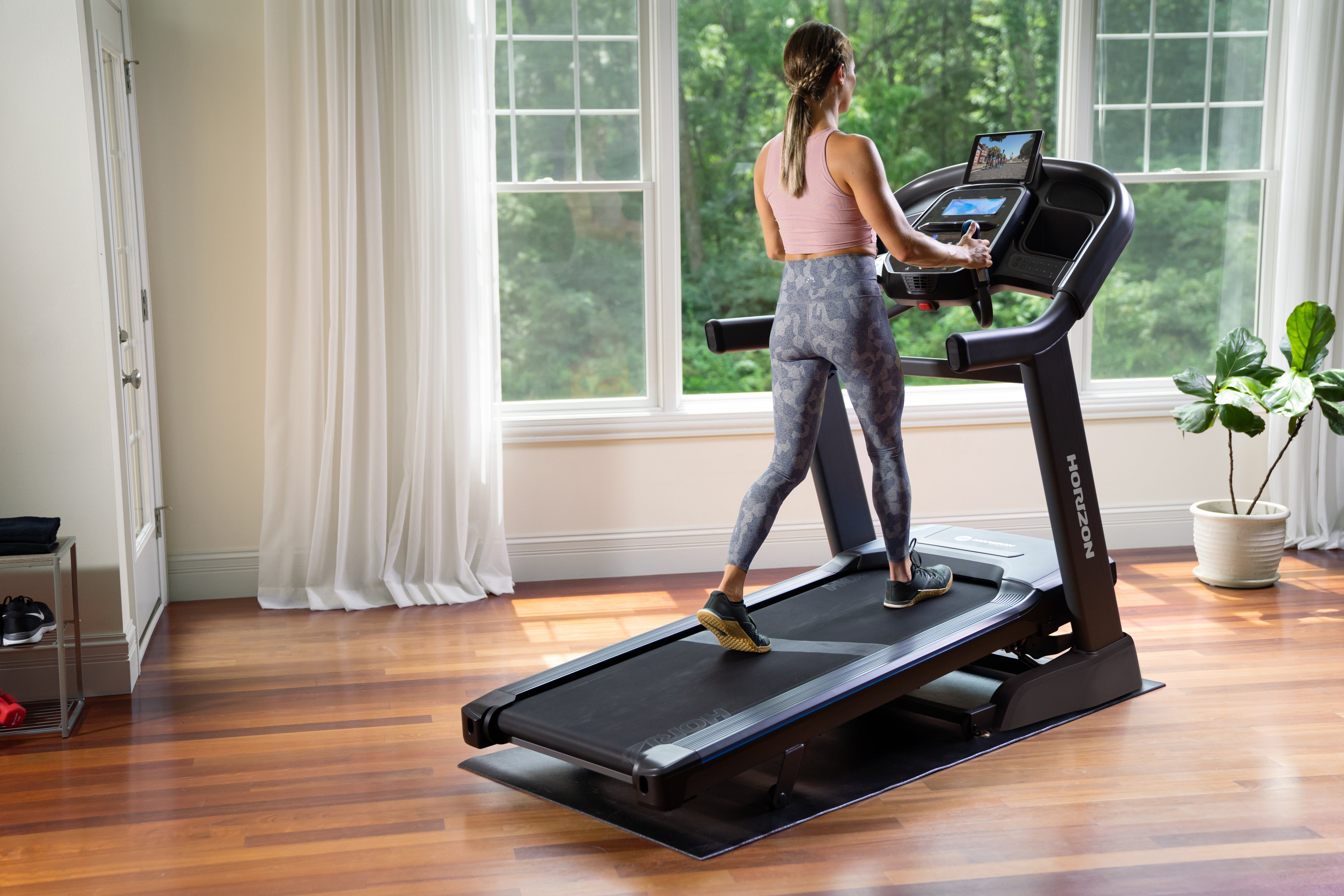 Horizon 7.4AT Treadmill - uk.johnsonfitness.com