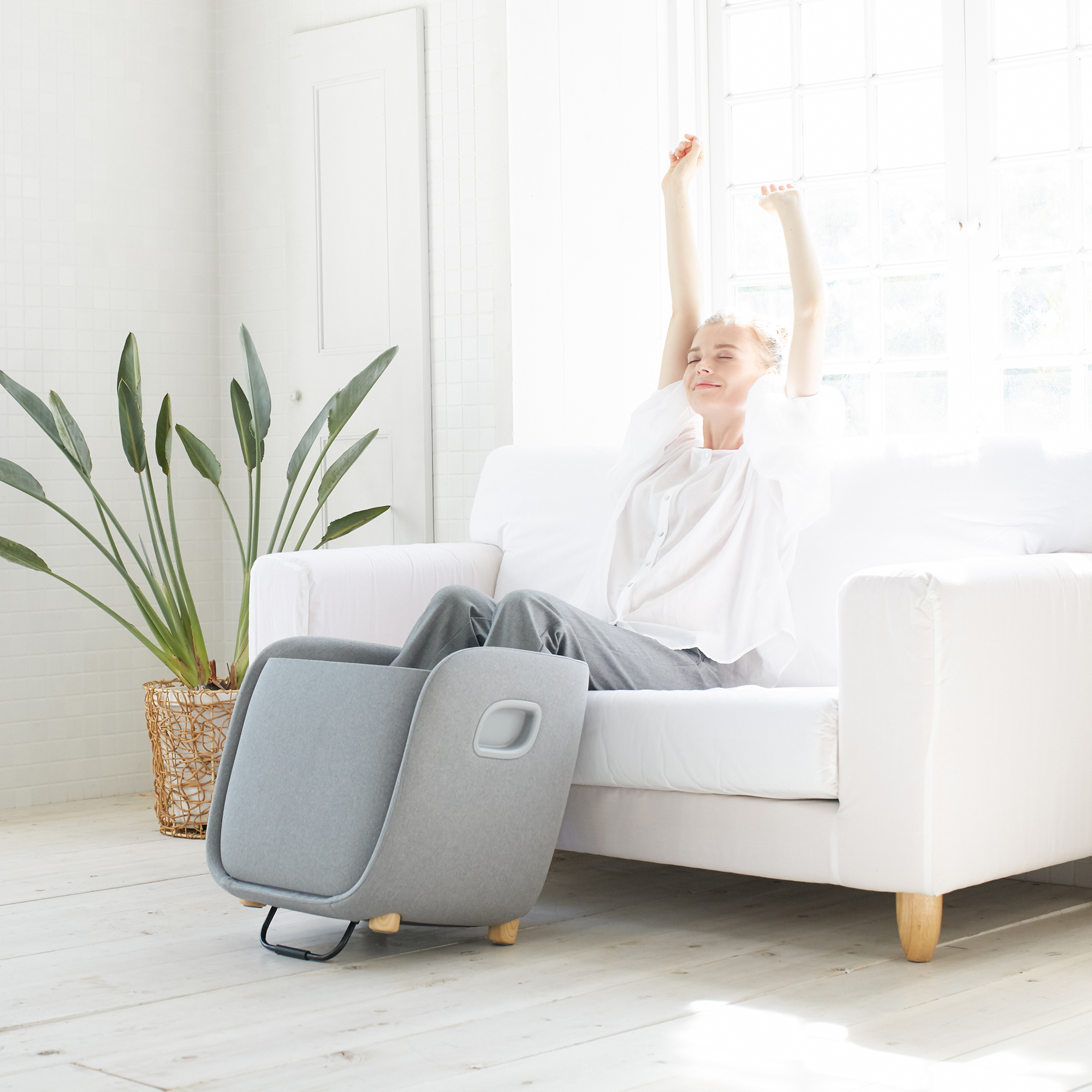 Synca Rei - Foot - Calf - Lumbar Ottoman Massager - uk.johnsonfitness.com